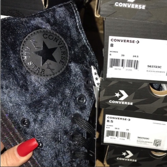 NWOB MILEY CIRUS X CONVERSE VELVET WOMENS SIZE 6 - Picture 9 of 9